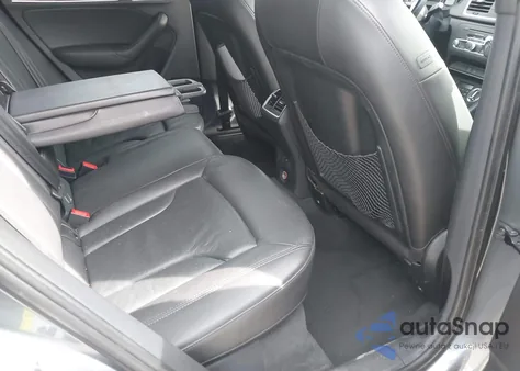 2015 Audi Q3 2.0T Premium Plus z USA, uszkodzony, nr VIN WA1EFCFS1FR010825